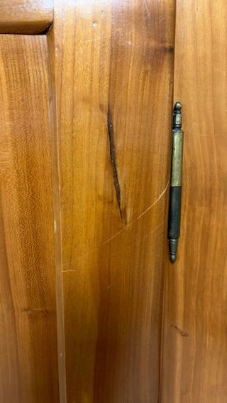 Armario macizo rústico. Estilo antiguo,buen estado