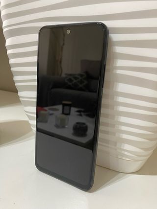 Xiaomi Redmi Note 11 gris azulado.
