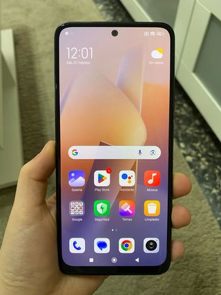 Xiaomi Redmi Note 11 gris azulado.