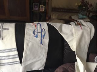 Atuendos religiosos varios