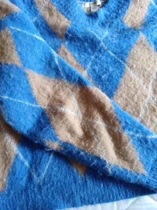 Jersey corto de rombos azul y beige