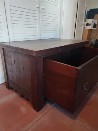 Baúl de madera Teka