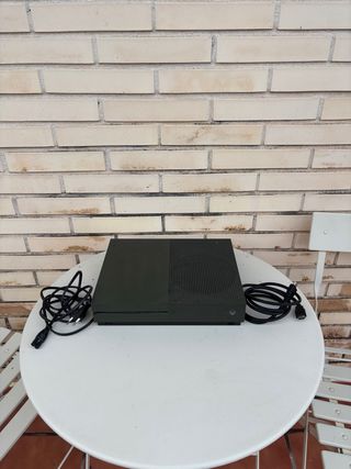 Xbox One S Verde con cables