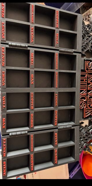 Expositor Kinder Joy Stranger Things