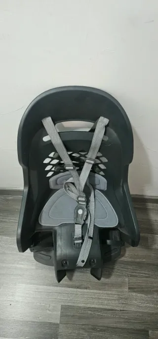 Silla para niños y regalo casco infantil