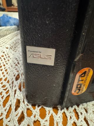 PC ASUS Negro con Lector Tarjetas y Monitor NOC