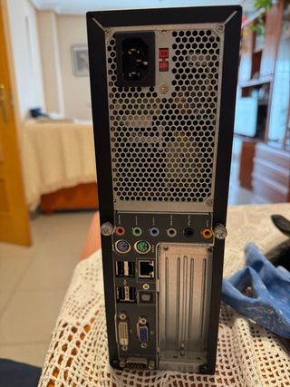 PC ASUS Negro con Lector Tarjetas y Monitor NOC