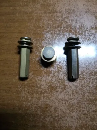 Tornillos para contador eléctrico