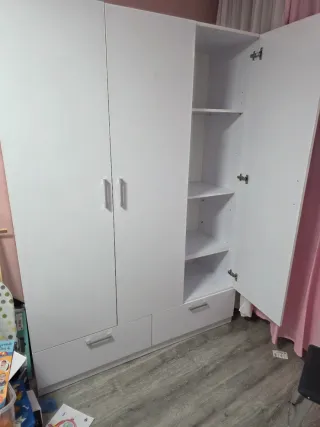 Armario blanco habitación 3puertas 2cajones abajo