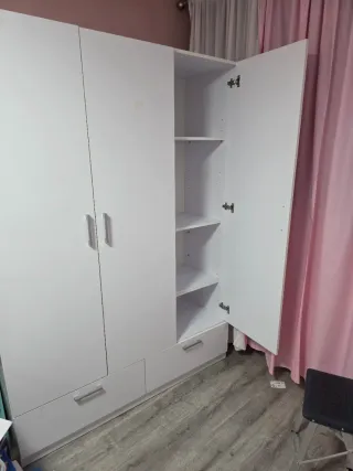 Armario blanco habitación 3puertas 2cajones abajo