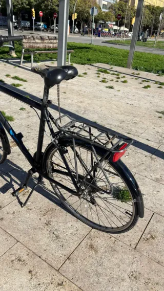 Bicicleta urbana negra