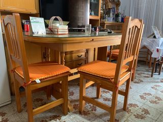 Mesa comedor y 3 sillas