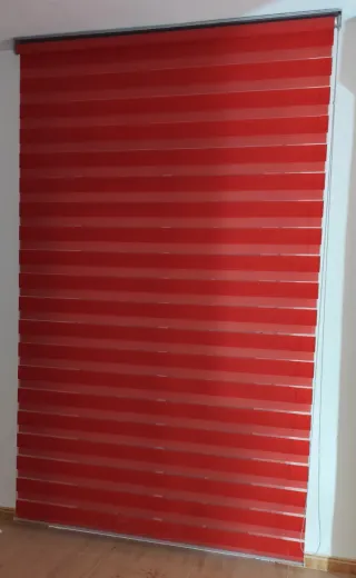 Estor enrollable diseño rojo 158x265cm