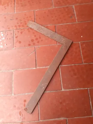 Squadretta in ferro 90 gradi 26x17cm