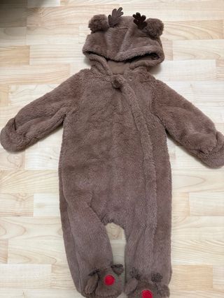 Buzo reno invierno 6-9 meses