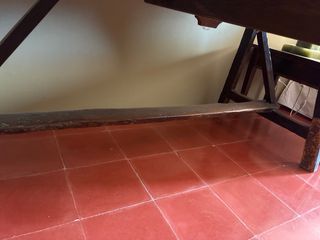 Mesa de comedor rústica de madera