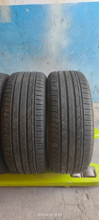 Bridgestone 215/50 R18 92W Neumático