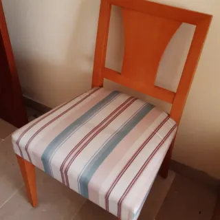 Juego de 6 sillas de comedor de madera clara