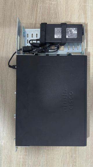 Router Cisco ISR 4221