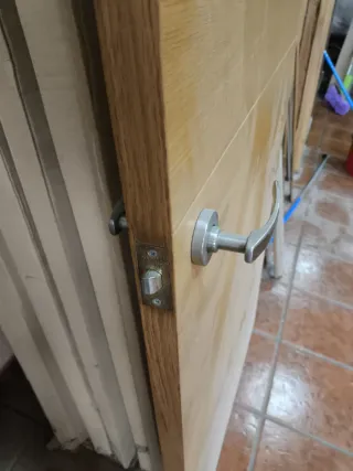 Puerta Haya Natural 5 Rayas Barnizada