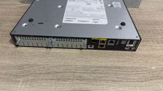 Router Cisco ISR 4221