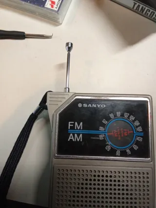 Radio Sanyo FM/AM Portátil