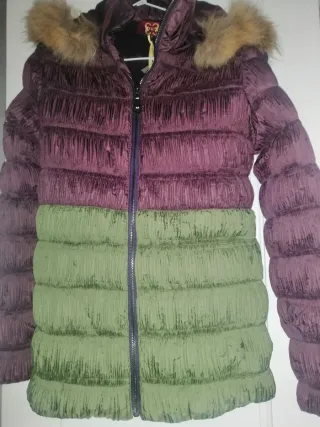 Chaquetón verde y morado con capucha