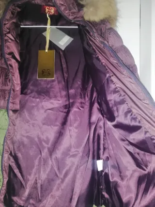 Chaquetón verde y morado con capucha