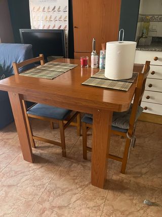 Mesa y 2 Sillas Madera , mesa expansible