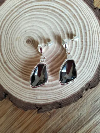 Pendientes estilo Uno de 50.