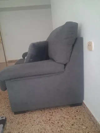 Sofá de tela gris , perfecto 1 año
