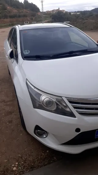 Toyota Avensis 2012
