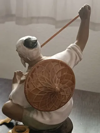 Figura cerámica pescador chino