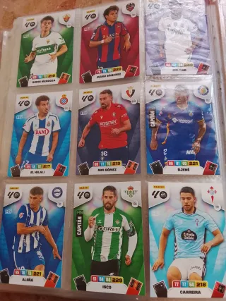 Colección cromos fútbol y Pokémon