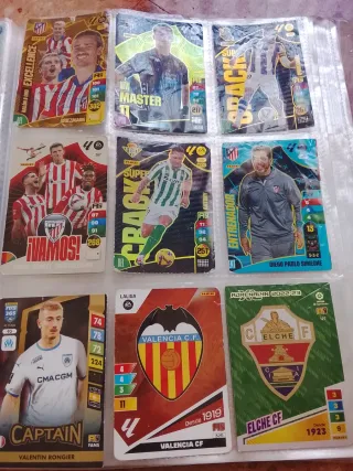 Colección cromos fútbol y Pokémon