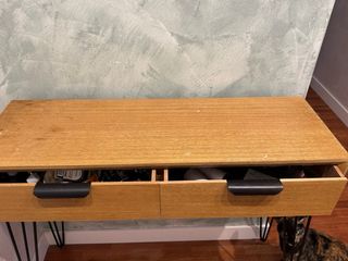 Aparador de madera y metal