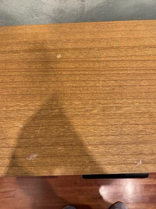 Aparador de madera y metal