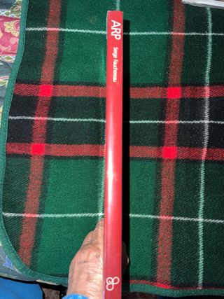 Arp Serge Fauchereau. Ediciones Polígrafa. Precint