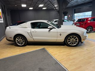 Ford Mustang 2DR COUPE 3.7 310CV