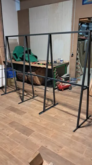 Caballete metálico expositor