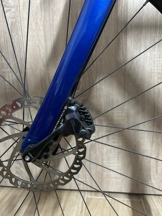 Bicicleta de carretera azul