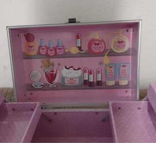 Caja de maquillaje infantil rosa y plateada
