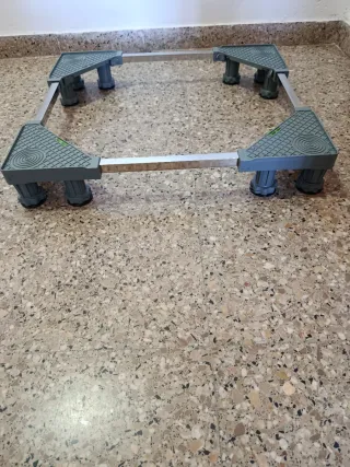 Base regolabile per lavatrice, asciugatrice e frigorifero