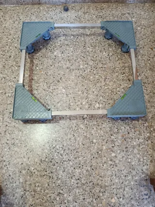 Base regolabile per lavatrice, asciugatrice e frigorifero