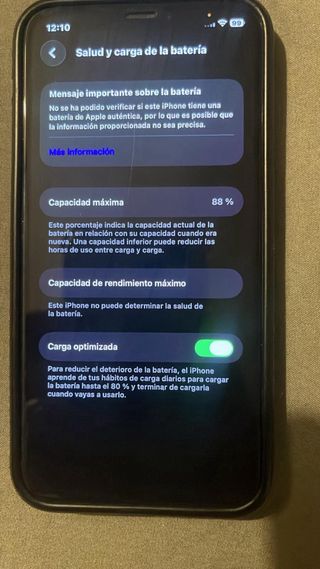 iPhone 11 pro con 5 fundas