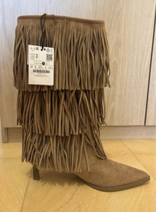 Botas Bershka flecos marrones talla 39