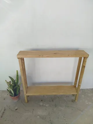 Consola artesanal de madera