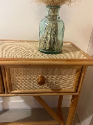 Mueble recibidor de bambú y ratán