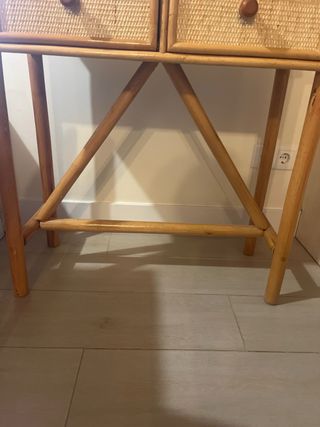 Mueble recibidor de bambú y ratán