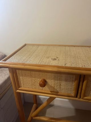 Mueble recibidor de bambú y ratán